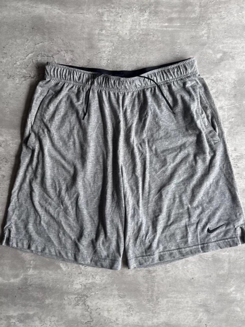 vintage 2000s nike embroidered swoosh essential gray baggy skater shorts